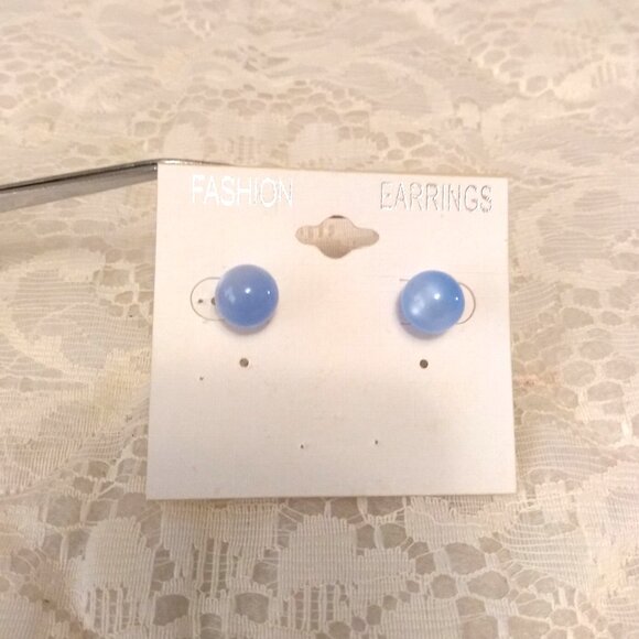 Vintage Womens Classic Light Blue Beads Round Stud Earrings Timeless VTG Jewelry - Picture 4 of 6